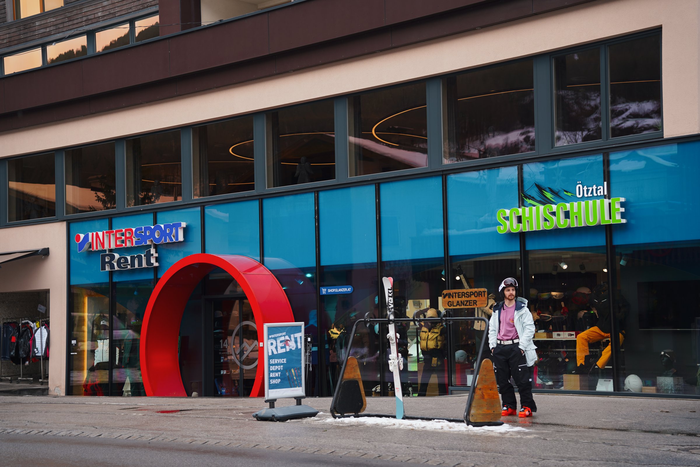 intersport-glanzer-bergland-aussen-zentrum-shuttle-3.jpg